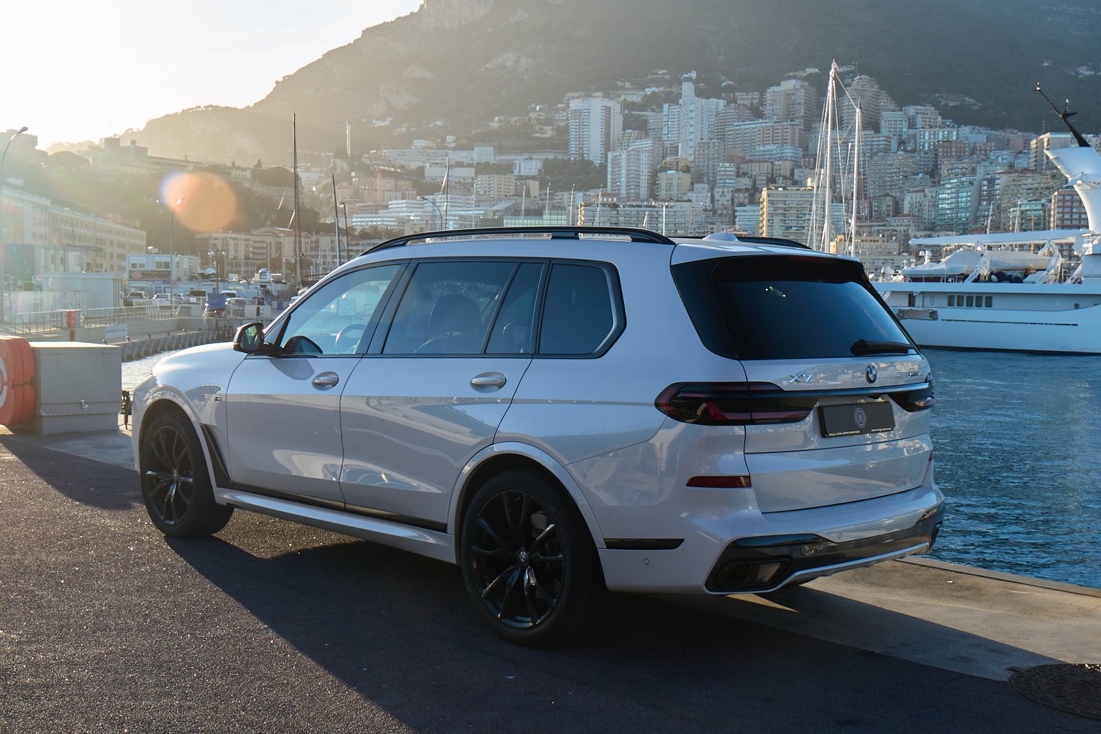 BMW X7 — photo 8